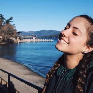 Meet your Posher, Olivia